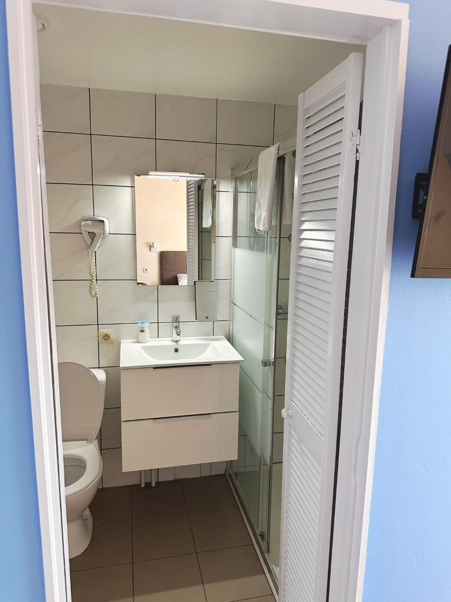 At-Pacific-Hotel Wavre Zewnętrze zdjęcie