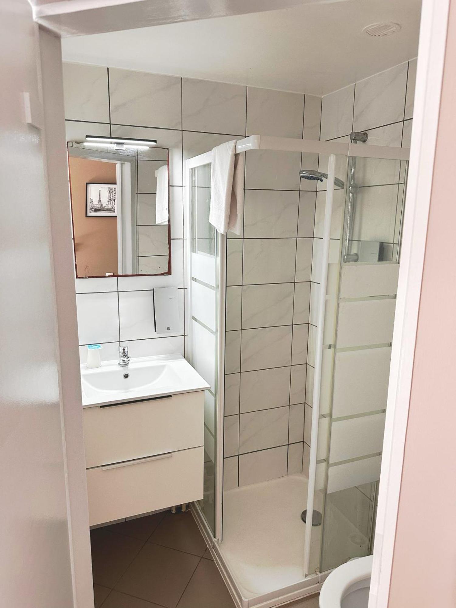 At-Pacific-Hotel Wavre Zewnętrze zdjęcie
